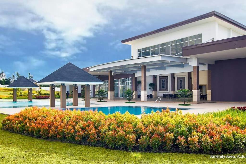 Wind Residences By Smco Tagaytay City Extérieur photo